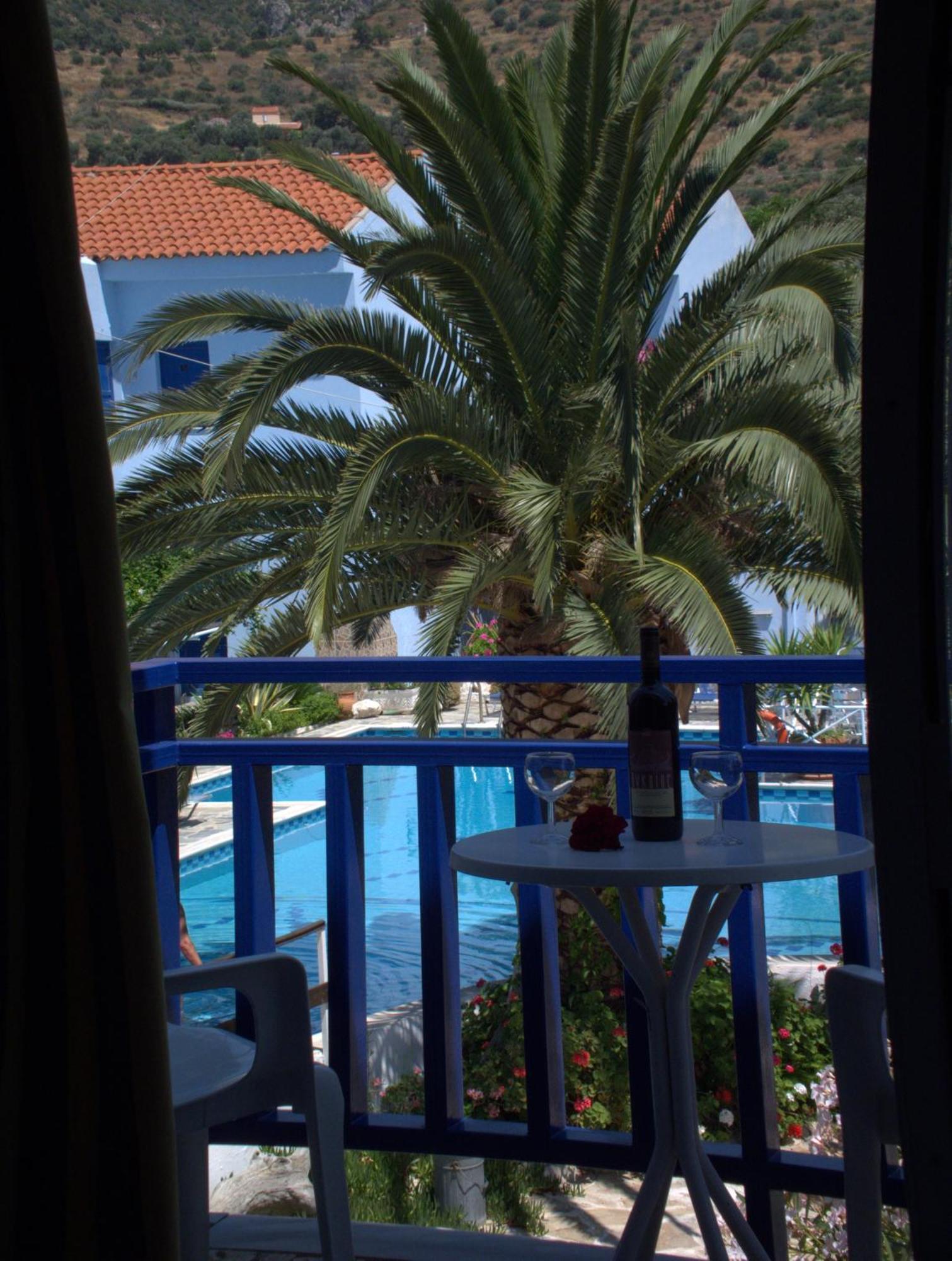 Hotel Sofia Marathókampos エクステリア 写真